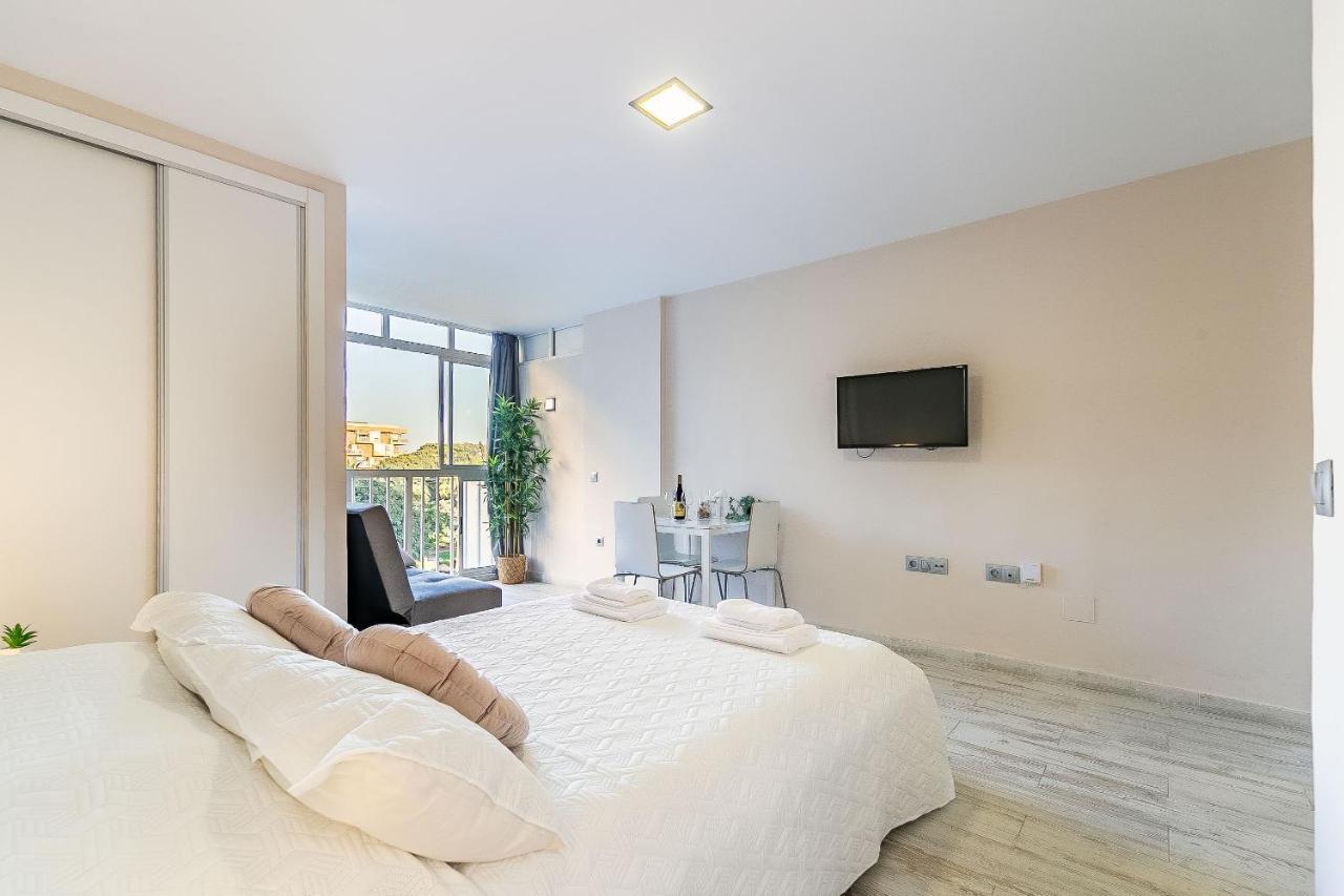 Sun Coast Benalmadena -- Superb Studio With 4 Pools, Gardens & Breakfast Экстерьер фото