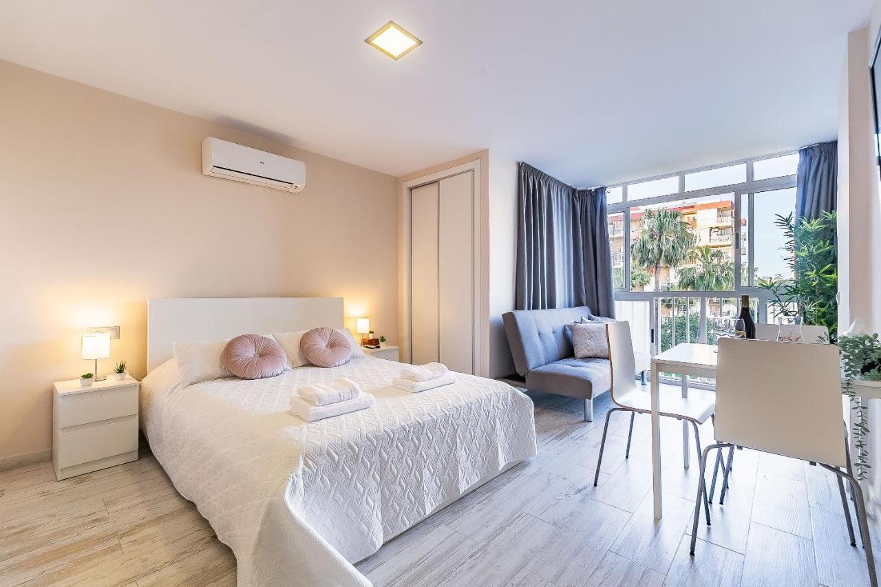 Sun Coast Benalmadena -- Superb Studio With 4 Pools, Gardens & Breakfast Экстерьер фото