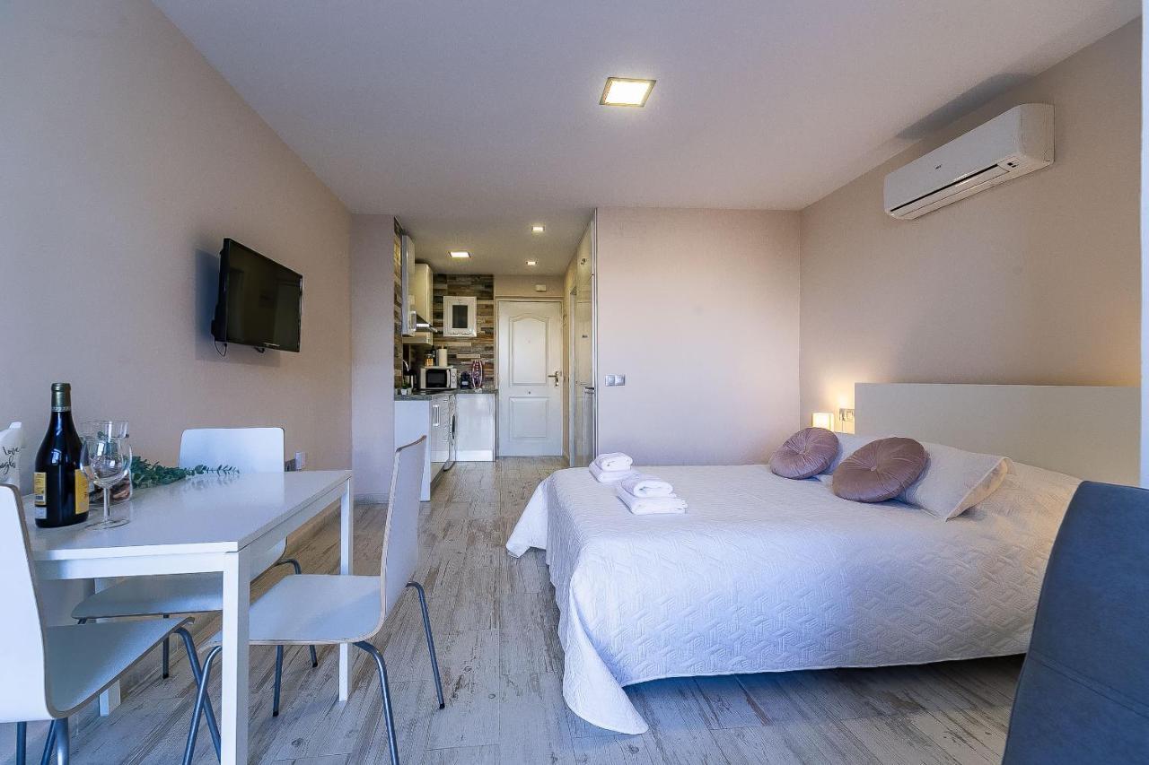 Sun Coast Benalmadena -- Superb Studio With 4 Pools, Gardens & Breakfast Экстерьер фото