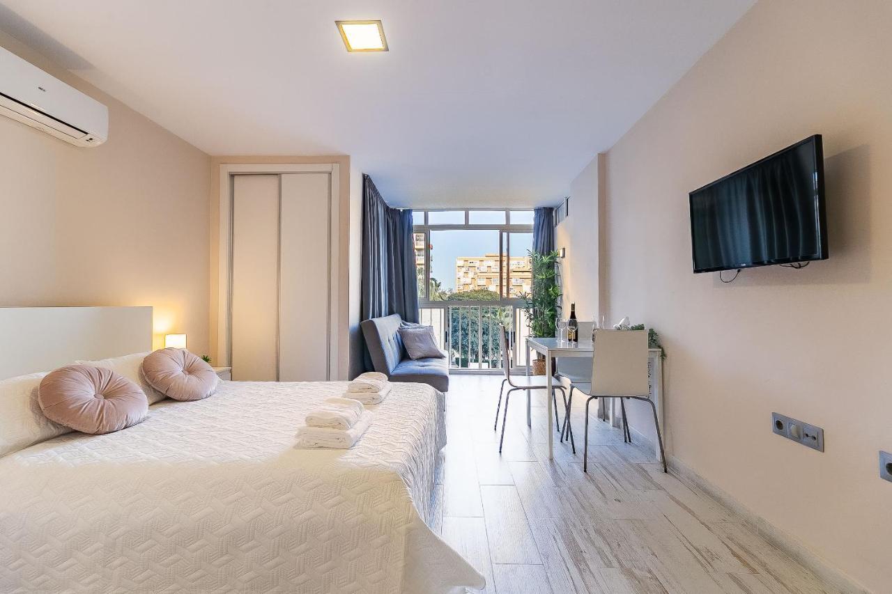Sun Coast Benalmadena -- Superb Studio With 4 Pools, Gardens & Breakfast Экстерьер фото