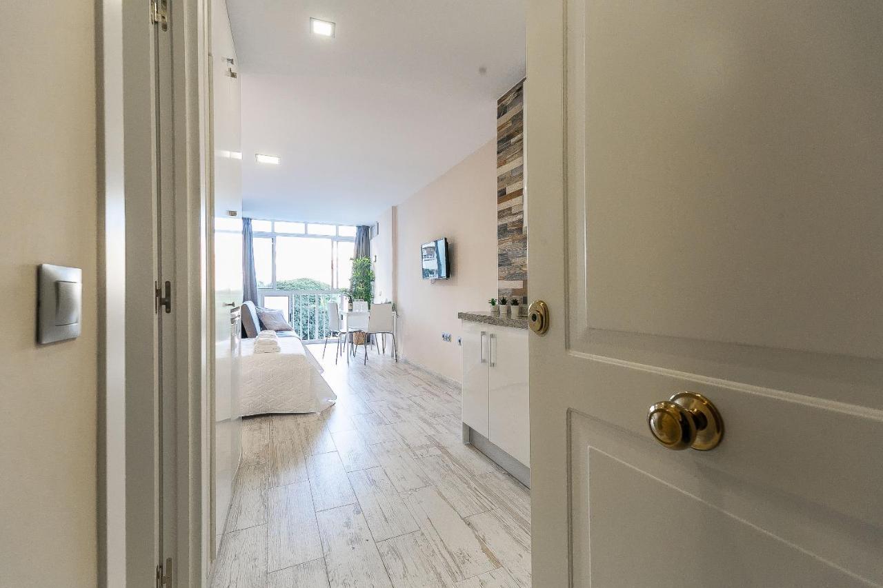 Sun Coast Benalmadena -- Superb Studio With 4 Pools, Gardens & Breakfast Экстерьер фото